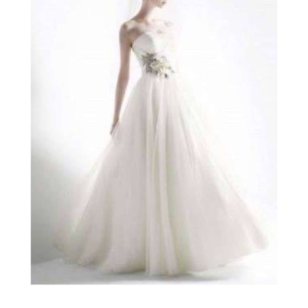Elegant Wedding Dress Oleg Cassini